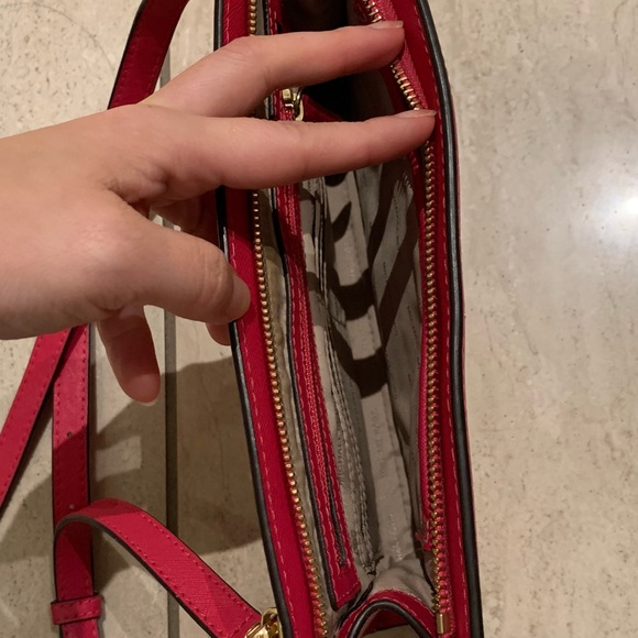 Michael Kors pink crossbody bag. 90%new. 25*16 cm - Picture 6 of 6
